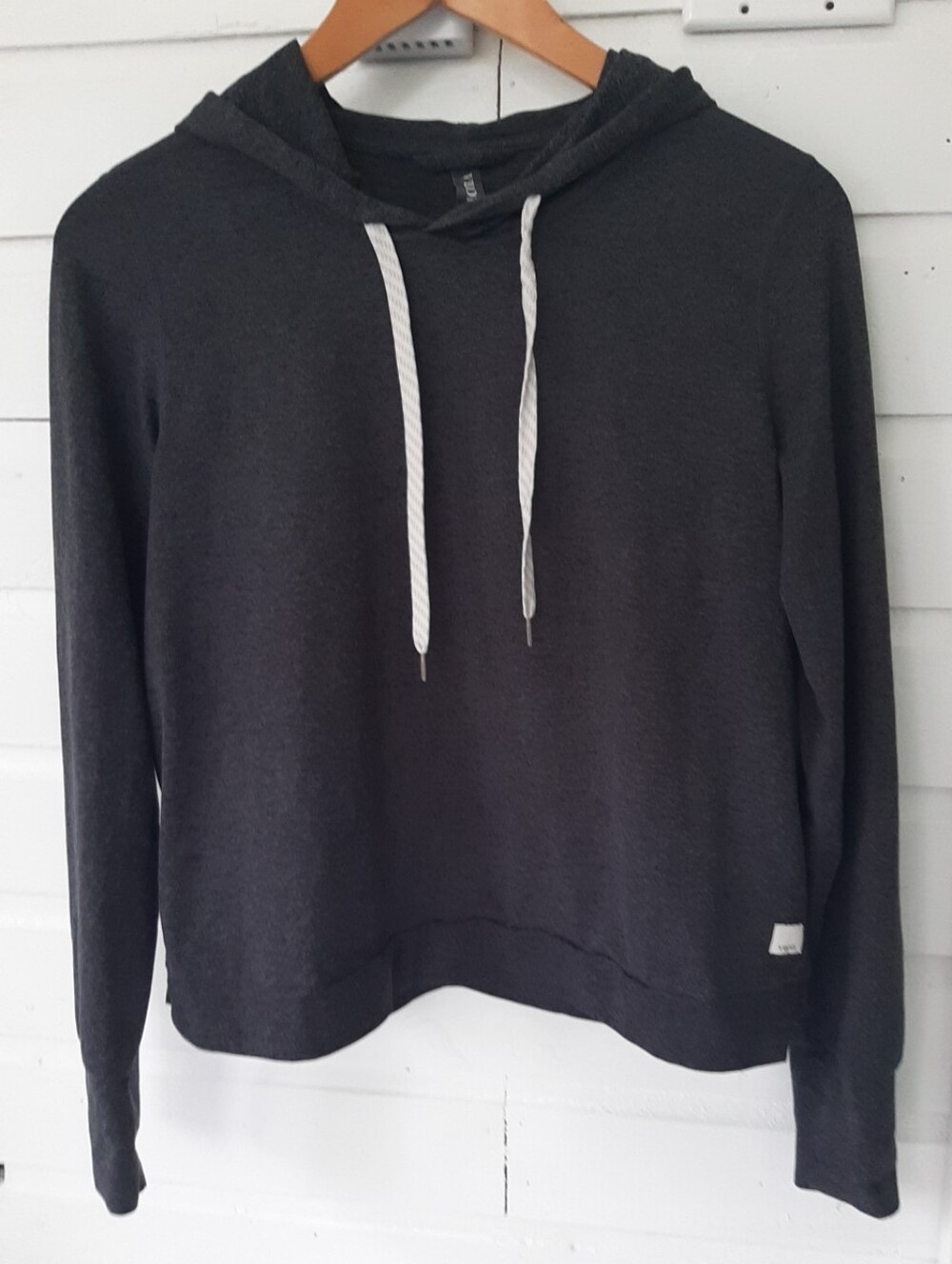 Vuori Women's Halo Essential Cropped Hoodie VW226 Heathered Gray Medium